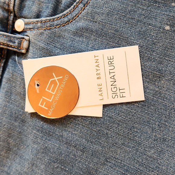 Lane Bryant Flex Magic Waistband Signiture Fit Mid-Rise Boyfriend Midi Short - Picture 4 of 9